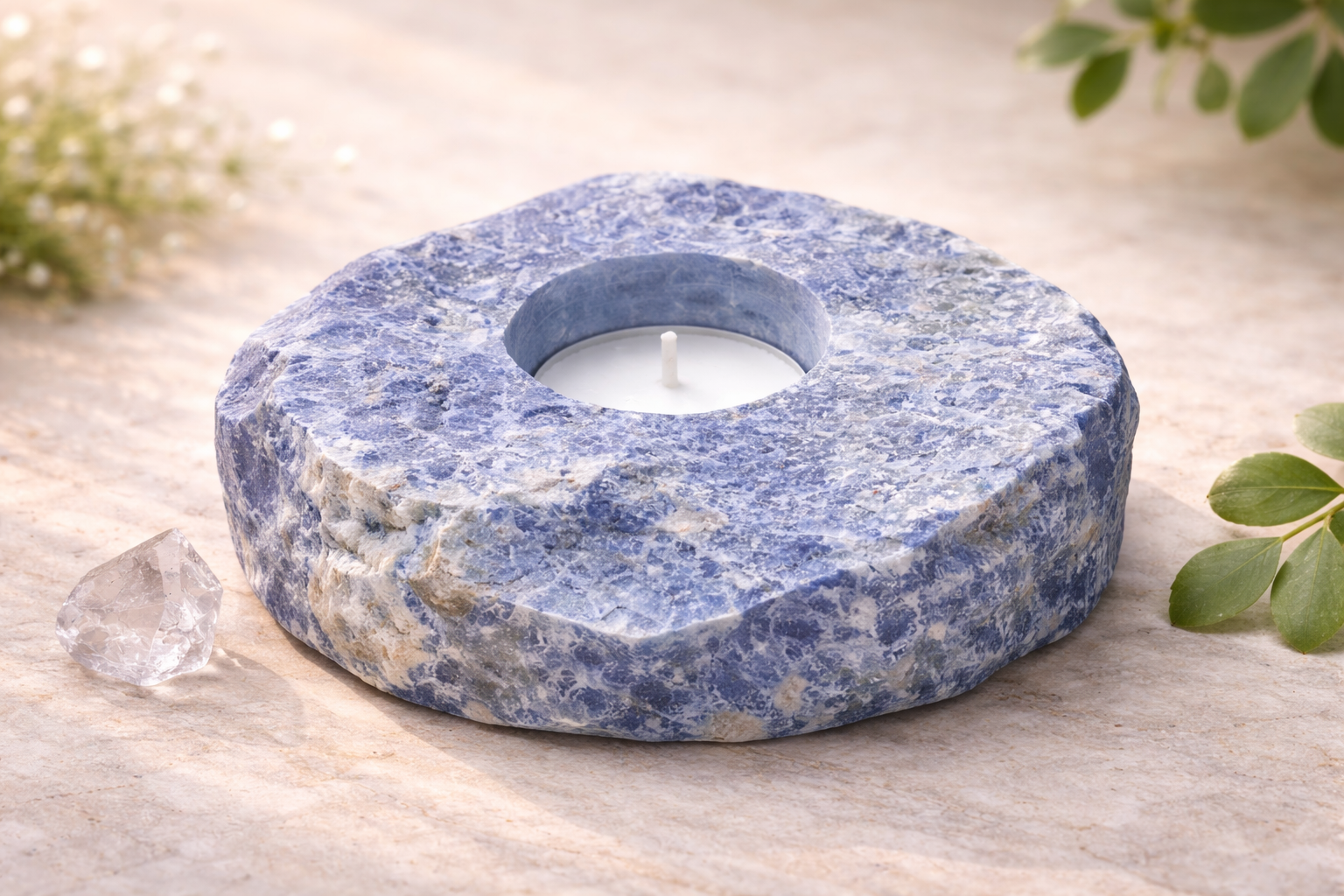 Svícen Sodalit surový